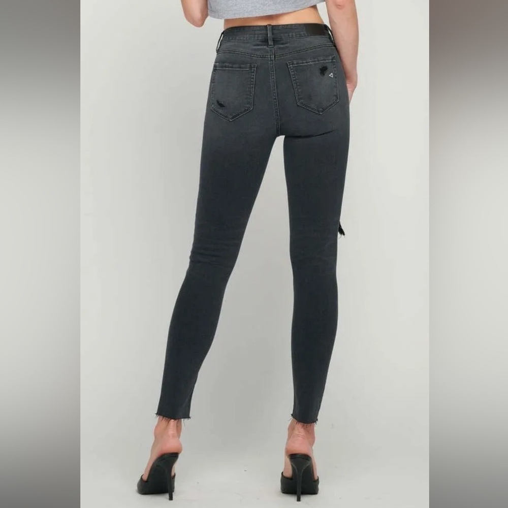 NWT Hidden Jeans Amelia Mid Rise Distressed Skinny - Picture 3 of 3